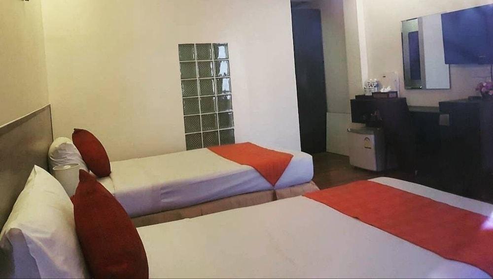 צ'יאנג מאי Maninarakorn Hotel מראה חיצוני תמונה