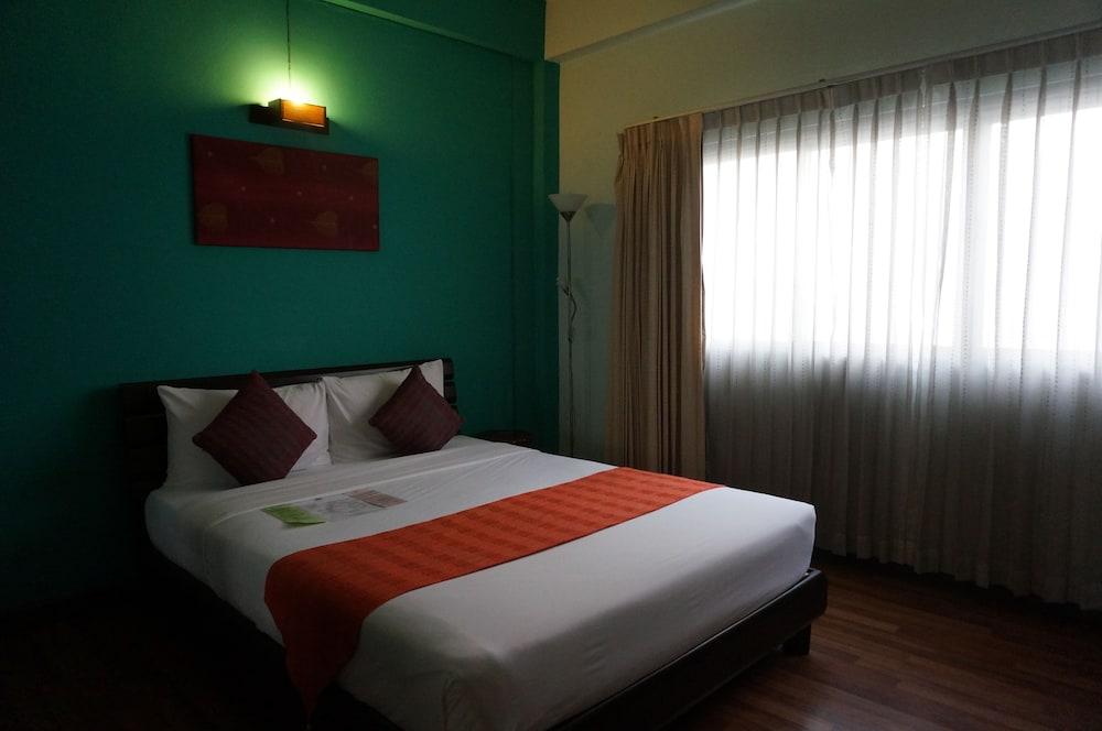 צ'יאנג מאי Maninarakorn Hotel מראה חיצוני תמונה