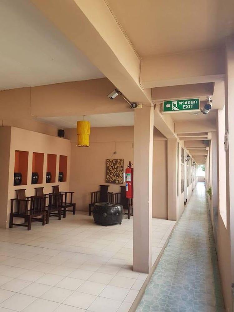 צ'יאנג מאי Maninarakorn Hotel מראה חיצוני תמונה