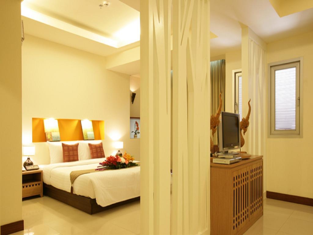צ'יאנג מאי Maninarakorn Hotel מראה חיצוני תמונה