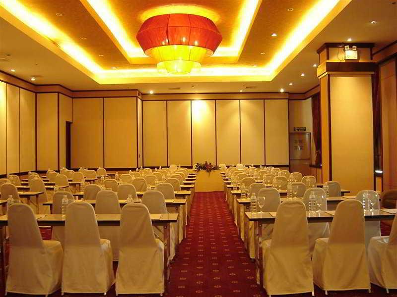 צ'יאנג מאי Maninarakorn Hotel מראה חיצוני תמונה