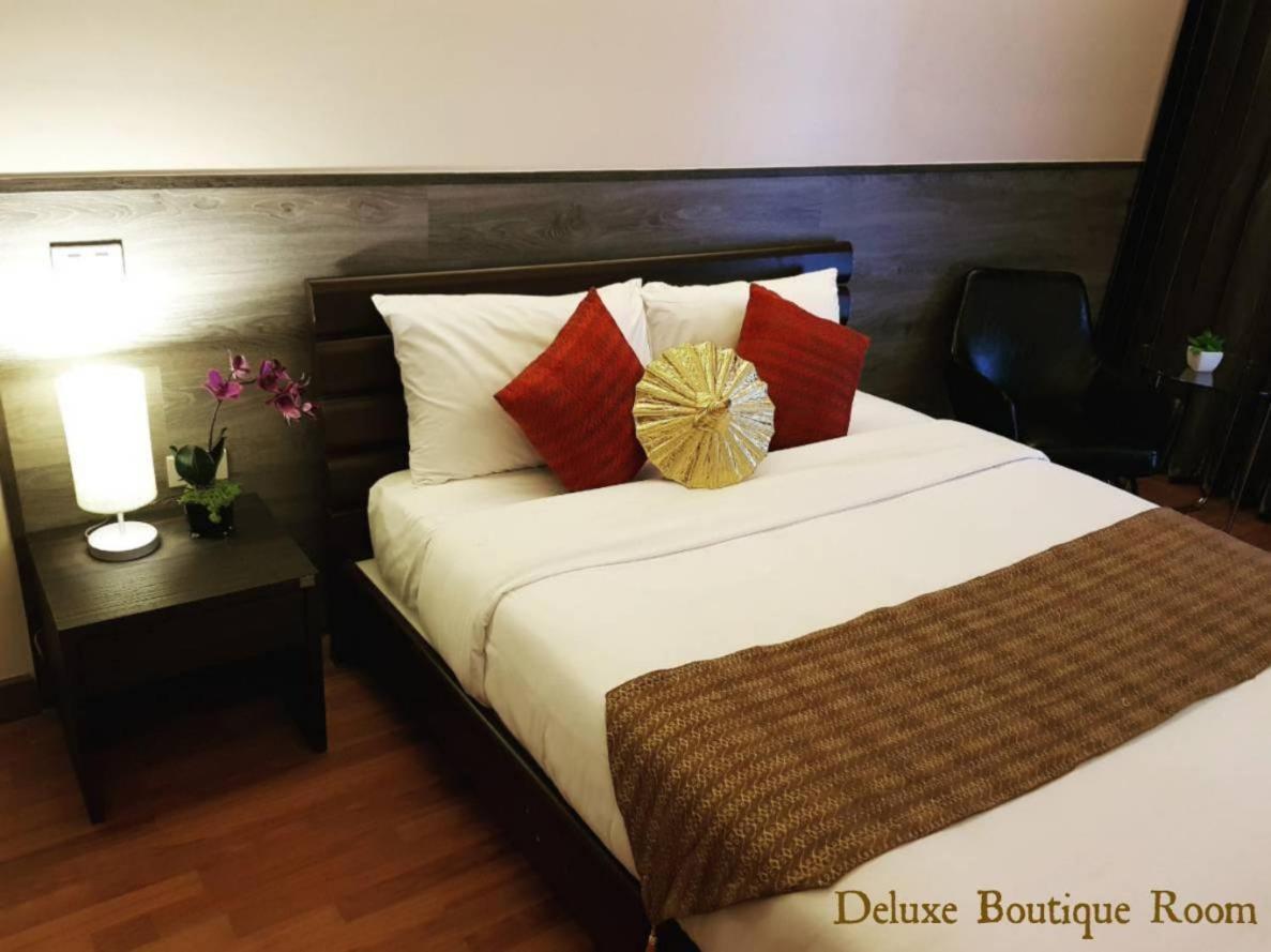 צ'יאנג מאי Maninarakorn Hotel מראה חיצוני תמונה